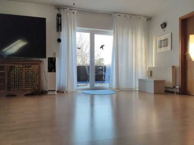 Schöne, gepflegte 3-Raum-DG-Wohnung mit Balkon und Gartenmitnutzung in Saarlouis Roden