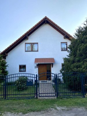 Attraktives und modernisiertes Einfamilienhaus mit sonnigem Garten zur Alleinnutzung