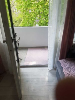 Vollständig renovierte 1-Raum-Wohnung mit Balkon in Hamburg