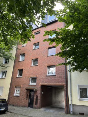 Vermietete 2 Raum Wohnung im 2. Obergeschoss über den Dächern von Essen citynah zentral gelegen