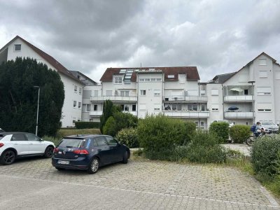 Modernisierte 3-Raum-Wohnung mit Balkon und Einbauküche in Bad