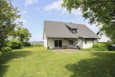 Ferienhaus mit großem Garten in Winterberg-Langewiese