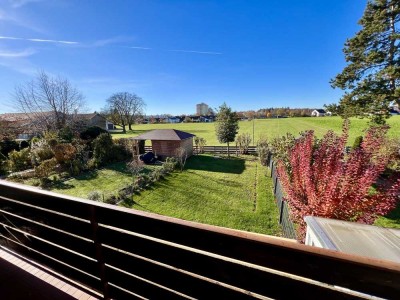 REIHENENDHAUS IN RUHIGER-LAGE ! GROßER GARTEN - GARAGE - KELLER - PERFEKT FÜR FAMILIEN !