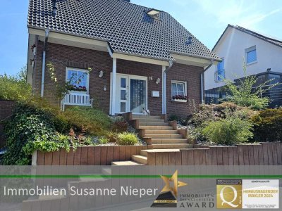 Exzellent ausgestattetes, freistehendes Einfamilienhaus mit Solaranlage