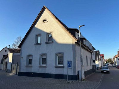 Charmantes Wohnhaus mit zwei Wohnungen – 2021 komplett renoviert