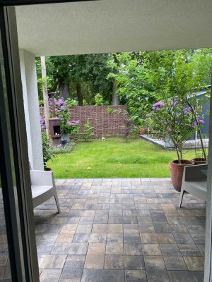 Moderne A+ Haushälfte mit Garten, EBK & 5 Zimmern in Potsdam-Fahrland