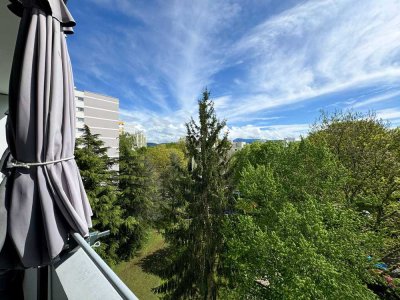 Kapitalanlage mit Weitblick – gepflegte 1-Zimmer-Wohnung mit Loggia / Erbpacht