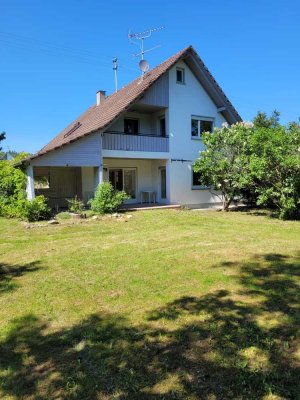Sehr schönes bebautes und zusätzlich bebaubares Grundstück mit unverbaubarem Fernblick