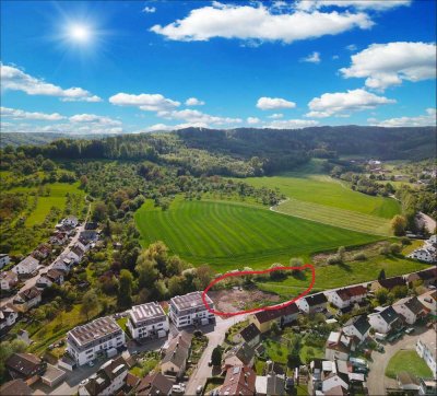 E1 - Großzügige 3 Zimmer Gartenwohnung, lichtdurchflutet und großzügig geschnitten mit 83 qm Garten
