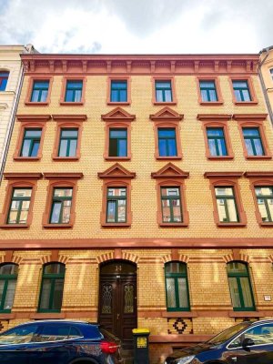 Außen Gründerzeit & Innen Neubau I Einbauküche I Bad mit Wanne