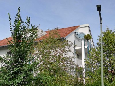 Wunderschöne 3-Zimmer-Wohnung mit Balkon und EBK in Poing, Mitterfeldring