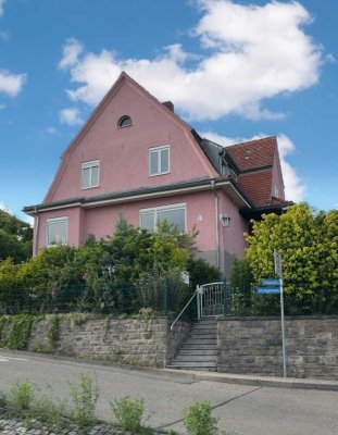 Einfamilienhaus in Neudenau mit Garten, Garage und dem Potential zum großzügigen wohnen.