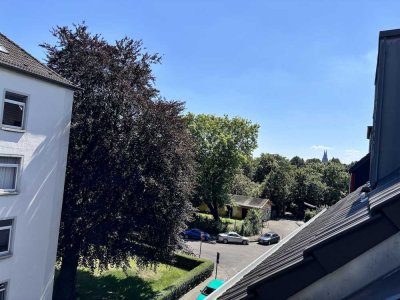 Frisch sanierte DG-Wohnung in Köln Nippes