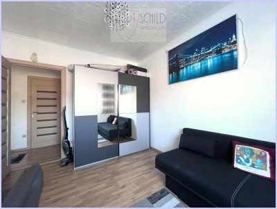 Wunderschön sanierte Wohnung mit 2 Schlafzimmer, großer Wohnraum, Küche, Loggia, Keller, Parkplatz.
