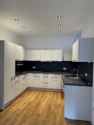 120qm Kernanierte Altbau-Wohnung im Herzen von Hof
