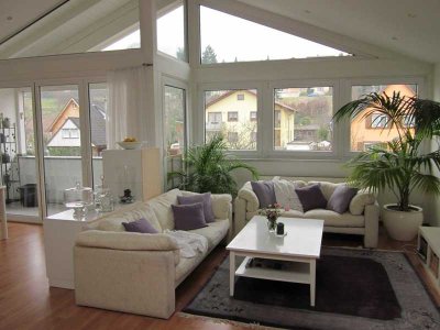 LICHTDURCHFLUTETE  DG WOHNUNG/+Küche
