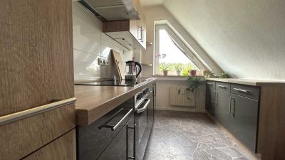 Ideal für Singles oder Paare – Helle Dachgeschosswohnung mit Einbauküche in Gladbeck-Brauck