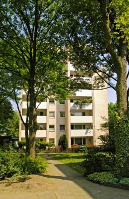 2-Zimmer-Wohnung mit modernem Duschbad und kleinem Garten