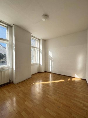 Einzigartige Altbauwohnung – Charmant &amp; Perfekt für Anleger oder Eigennutzer