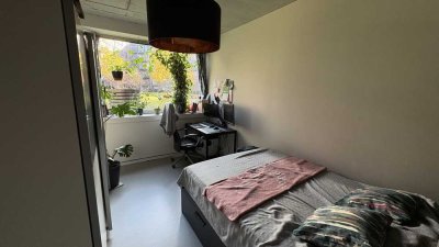 Neuwertige 2-Raum-Wohnung mit Loggia und Einbauküche in Europacity