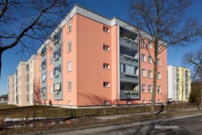 Kapitalanlage + Vierfamilienhaus, Balkone/Terrasse, 4er-Carport +