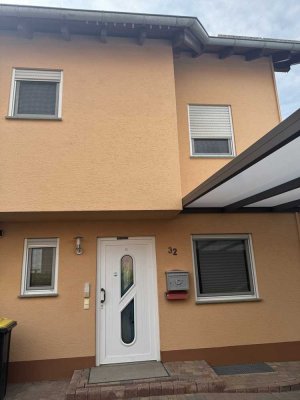 5-Zimmer-Doppelhaushälfte 147 qm mit Pool, ohne Makler, Feldrandlage