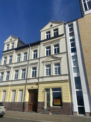 Gemütliche 2- Zimmer-Dachgeschosswohnung mit Einbauküche