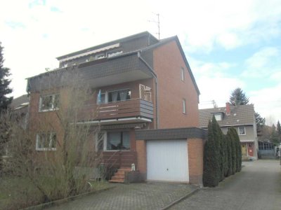 Sehr schöne 3-Zimmer Wohnung mit Balkon in kleinem Mehrfamilienhaus