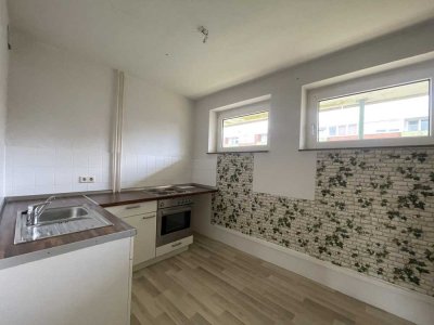 *Helle Wohnung mit Balkon*