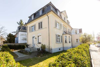 Exklusive 4,5 - Zimmer Wohnung im stilvollen Villa-Charakter