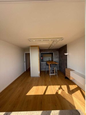 Erstbezug nach hochwertiger Sanierung – Exklusiv möbliertes Apartment in Toplage!