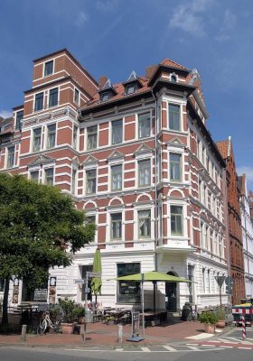 Modernisierte 3 Zi.-Wohnung im 3. OG in bevorzugter Wohnlage in der Oststadt (auf Wunsch mit EBK)