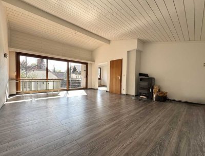 Helle 3,5-Zimmer-Wohnung mit Balkon in Percha!