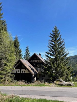 Großes Haus mit Potenzial zum Fertigstellen im Schwarzwald