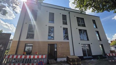 Erstbezug: Exklusive 2-Zimmer-Erdgeschosswohnung mit zwei Terrassen