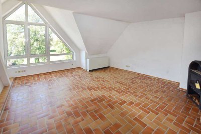 Attraktives Wohn- und Praxisobjekt mit großzügiger Garage und mehreren Außenstellplätzen...
