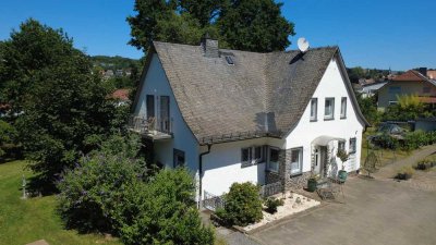 Stilvolles Wohnen auf parkähnlichem Grundstück und Ertrag aus Vermietung von Ferienimmobilien