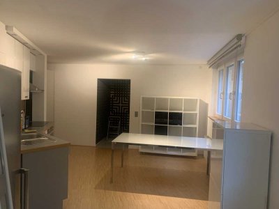 Moderne helle 2-Zimmer-Souterrain-Wohnung