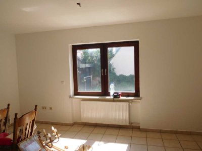 Preiswertes 6-Raum-Reihenendhaus mit gehobener Innenausstattung und EBK in Eching