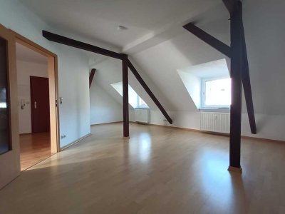 Attraktive 2-Zimmer-DG-Wohnung mit Balkon in Halle/Saale