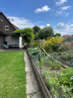 Modernisiertes 7-Zimmer Einfamilienhaus mit Garage und großem Garten