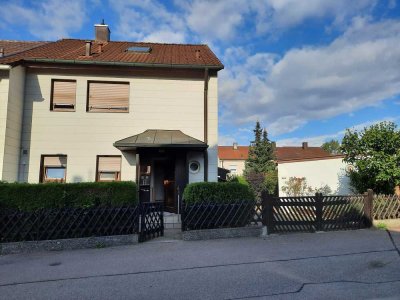 Günstiges, modernisiertes 5-Raum-Reihenendhaus mit EBK in Heidenheim an der Brenz