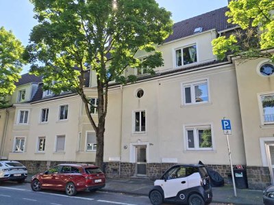 Modernisierte 3,5-Zimmer OG-Wohnung mit Tageslichtbad und Loggia