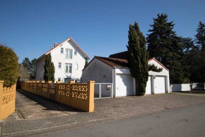 Einfamilienhaus in Nörvenich 3 Garagen in freistehendem Nebengebäude