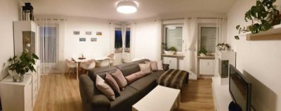 Schöne Wohnung mit großer Terrasse und Einbauküche