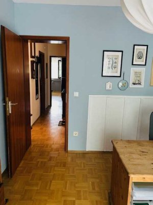 Attraktive 4-Zimmer-Wohnung mit 2 Balkonen in ruhiger Lage von Friedrichsdorf