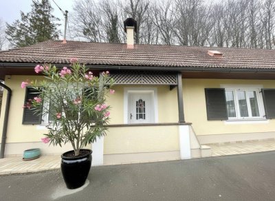 Bad Gleichenberg - Idyllisches Haus mit 3 Zimmern, einer Wohnküche und großem, schönen Garten !