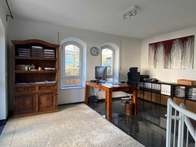 Geschmackvolle 2-Raum-EG-Wohnung mit Garten/Terrasse und Einbauküche in Starnberg