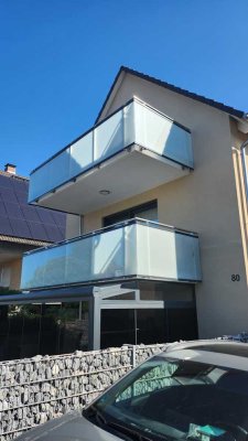 Stilvolle 3-Zimmer-DG-Wohnung mit gehobener Innenausstattung mit Balkon und Einbauküche in Bodenheim