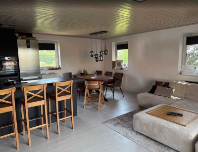 Stilvolle 4-Zimmer-Wohnung mit Balkon und EBK in Burgau